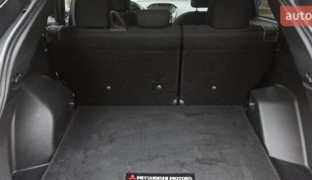 Чорний Міцубісі Eclipse Cross, об'ємом двигуна 1.5 л та пробігом 67 тис. км за 22300 $, фото 17 на Automoto.ua