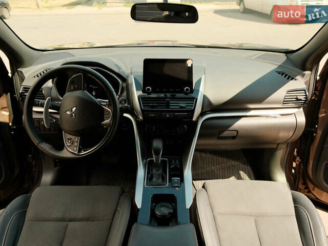 Коричневый Мицубиси Eclipse Cross, объемом двигателя 2 л и пробегом 36 тыс. км за 23000 $, фото 4 на Automoto.ua
