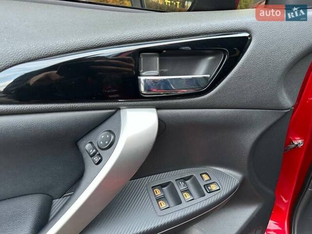 Міцубісі Eclipse Cross 2018 у Києві на Automoto.ua Червоний Міцубісі Eclipse Cross, об'ємом двигуна 1.5 л та пробігом 120 тис. км за 20490 $, фото 12 на Automoto.ua