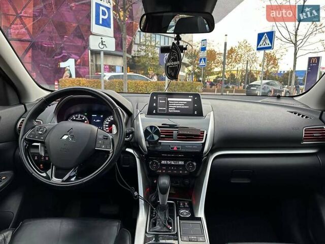 Міцубісі Eclipse Cross 2018 у Києві на Automoto.ua Червоний Міцубісі Eclipse Cross, об'ємом двигуна 1.5 л та пробігом 120 тис. км за 20490 $, фото 27 на Automoto.ua