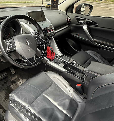 Червоний Міцубісі Eclipse Cross, об'ємом двигуна 1.5 л та пробігом 100 тис. км за 19500 $, фото 3 на Automoto.ua