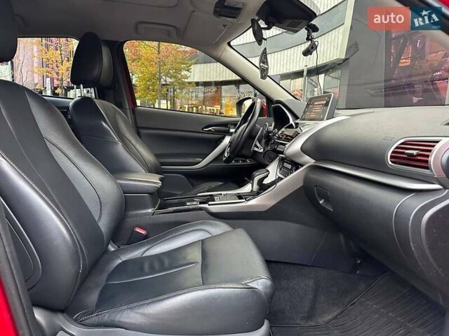Міцубісі Eclipse Cross 2018 у Києві на Automoto.ua Червоний Міцубісі Eclipse Cross, об'ємом двигуна 1.5 л та пробігом 120 тис. км за 20490 $, фото 10 на Automoto.ua