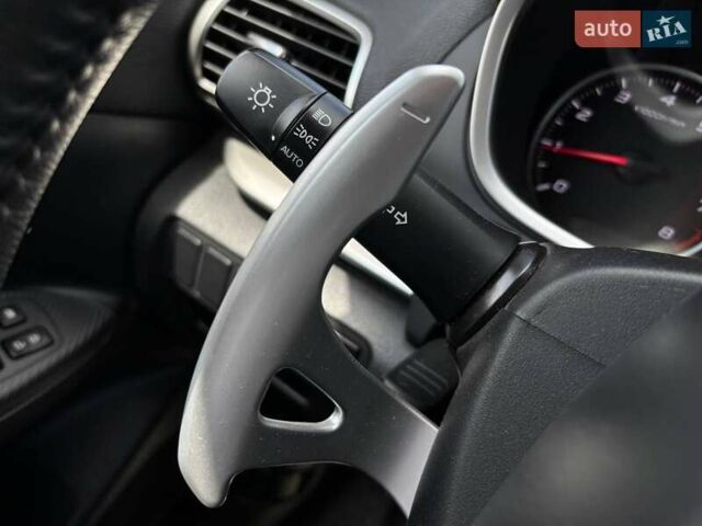 Червоний Міцубісі Eclipse Cross, об'ємом двигуна 1.5 л та пробігом 69 тис. км за 20490 $, фото 14 на Automoto.ua