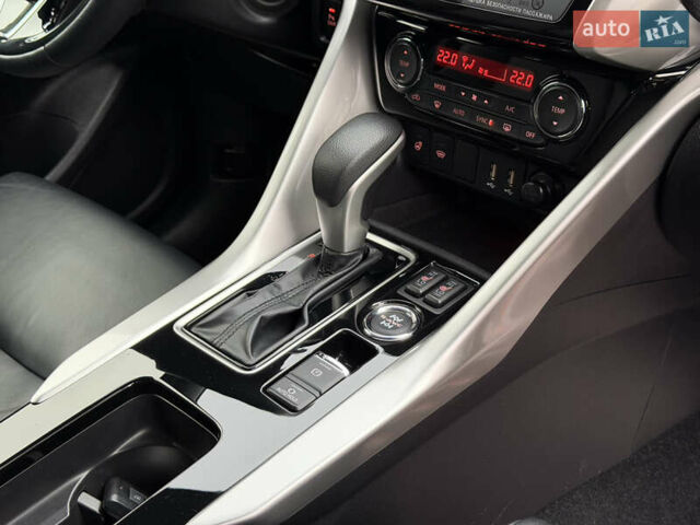 Красный Мицубиси Eclipse Cross, объемом двигателя 1.5 л и пробегом 40 тыс. км за 23900 $, фото 64 на Automoto.ua