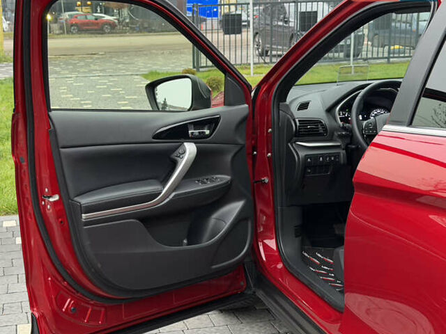 Красный Мицубиси Eclipse Cross, объемом двигателя 1.5 л и пробегом 40 тыс. км за 23900 $, фото 31 на Automoto.ua