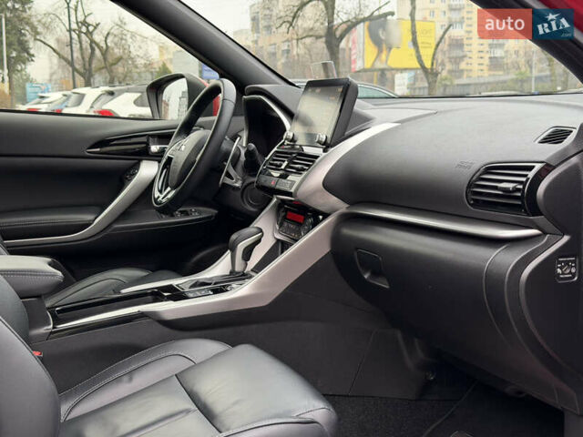 Красный Мицубиси Eclipse Cross, объемом двигателя 1.5 л и пробегом 40 тыс. км за 23900 $, фото 58 на Automoto.ua