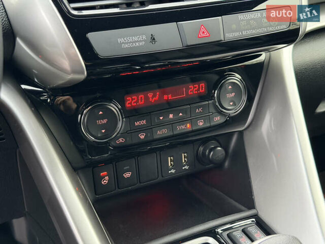 Красный Мицубиси Eclipse Cross, объемом двигателя 1.5 л и пробегом 40 тыс. км за 23900 $, фото 62 на Automoto.ua