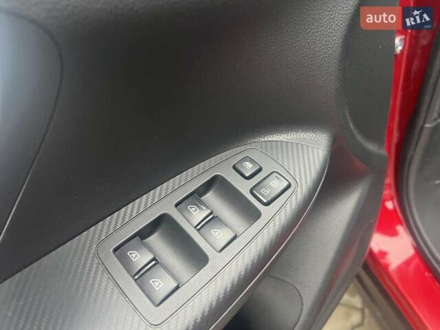 Червоний Міцубісі Eclipse Cross, об'ємом двигуна 2.36 л та пробігом 77 тис. км за 30500 $, фото 56 на Automoto.ua