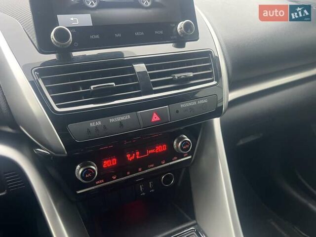 Червоний Міцубісі Eclipse Cross, об'ємом двигуна 2.36 л та пробігом 77 тис. км за 30500 $, фото 50 на Automoto.ua