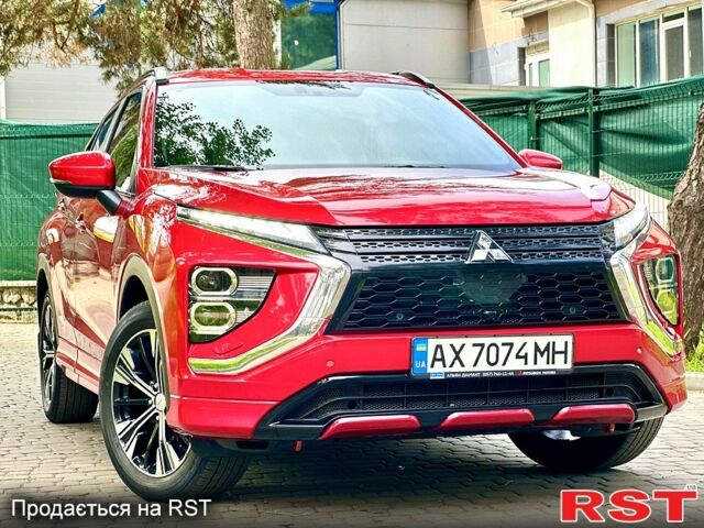 Красный Мицубиси Eclipse Cross, объемом двигателя 2 л и пробегом 49 тыс. км за 23000 $, фото 1 на Automoto.ua