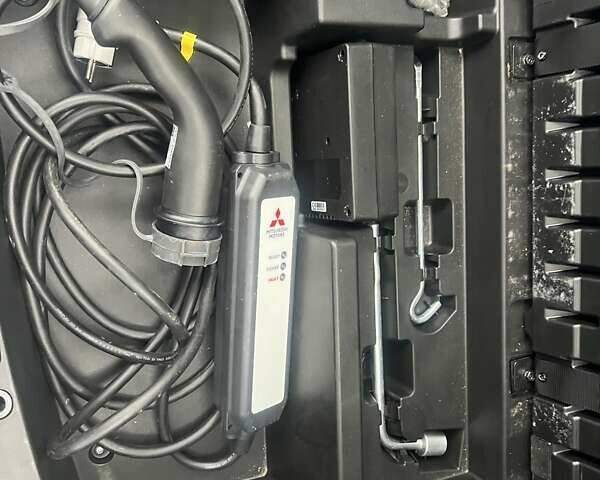 Червоний Міцубісі Eclipse Cross, об'ємом двигуна 2.36 л та пробігом 77 тис. км за 30500 $, фото 90 на Automoto.ua