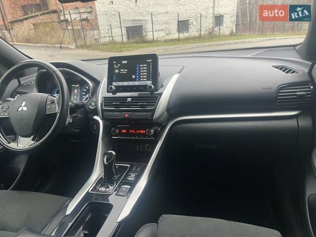 Червоний Міцубісі Eclipse Cross, об'ємом двигуна 2.36 л та пробігом 77 тис. км за 30500 $, фото 77 на Automoto.ua