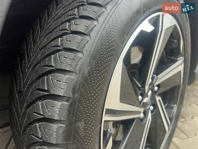 Червоний Міцубісі Eclipse Cross, об'ємом двигуна 2.36 л та пробігом 77 тис. км за 30500 $, фото 24 на Automoto.ua