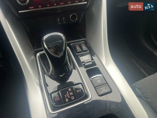 Червоний Міцубісі Eclipse Cross, об'ємом двигуна 2.36 л та пробігом 77 тис. км за 30500 $, фото 43 на Automoto.ua