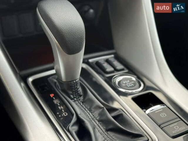 Червоний Міцубісі Eclipse Cross, об'ємом двигуна 1.5 л та пробігом 18 тис. км за 21500 $, фото 30 на Automoto.ua