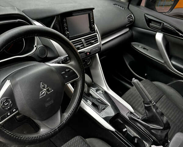 Мицубиси Eclipse Cross, объемом двигателя 1.5 л и пробегом 91 тыс. км за 15000 $, фото 10 на Automoto.ua