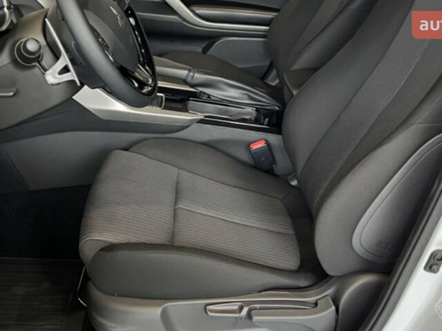 Міцубісі Eclipse Cross, об'ємом двигуна 1.5 л та пробігом 0 тис. км за 30746 $, фото 13 на Automoto.ua