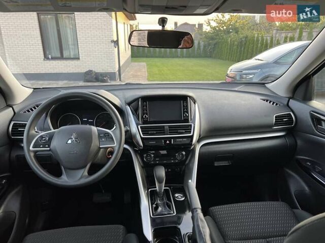 Сірий Міцубісі Eclipse Cross, об'ємом двигуна 1.5 л та пробігом 129 тис. км за 14900 $, фото 22 на Automoto.ua