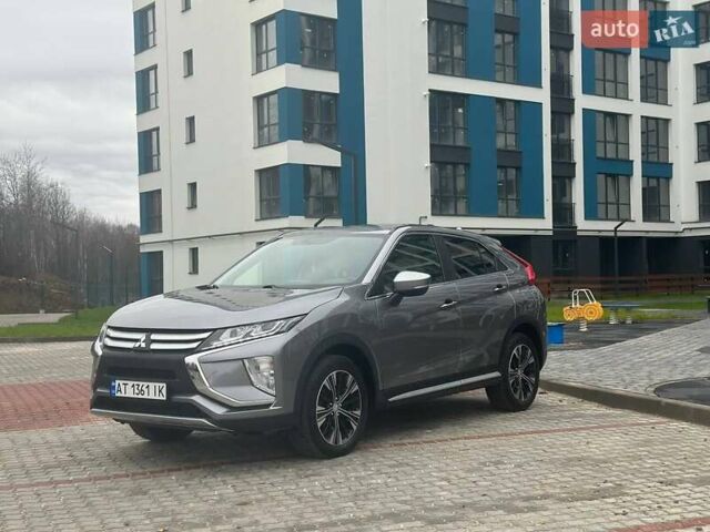Сірий Міцубісі Eclipse Cross, об'ємом двигуна 1.5 л та пробігом 100 тис. км за 15700 $, фото 2 на Automoto.ua