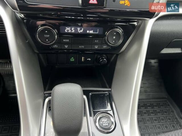 Сірий Міцубісі Eclipse Cross, об'ємом двигуна 1.5 л та пробігом 129 тис. км за 14900 $, фото 27 на Automoto.ua