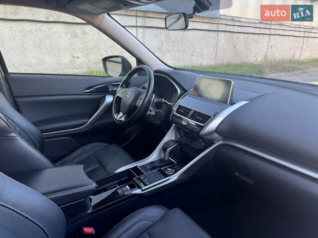 Сірий Міцубісі Eclipse Cross, об'ємом двигуна 1.5 л та пробігом 74 тис. км за 18200 $, фото 10 на Automoto.ua