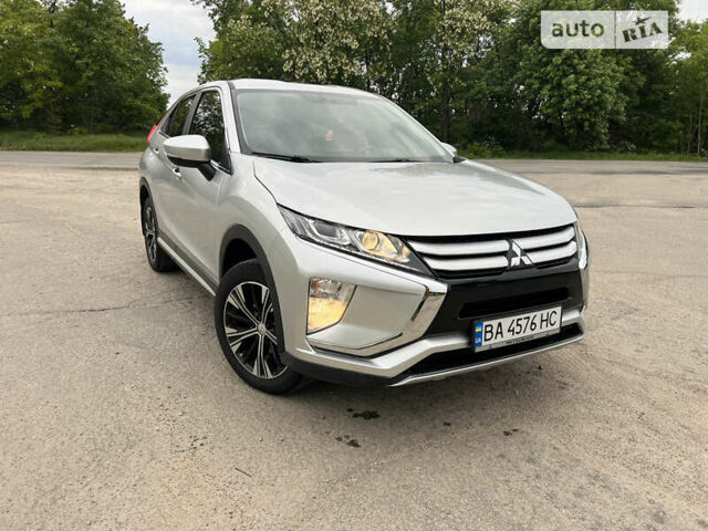 Сірий Міцубісі Eclipse Cross, об'ємом двигуна 1.5 л та пробігом 118 тис. км за 16400 $, фото 17 на Automoto.ua