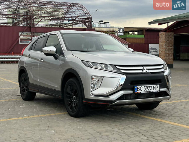 Сірий Міцубісі Eclipse Cross, об'ємом двигуна 1.5 л та пробігом 55 тис. км за 17800 $, фото 2 на Automoto.ua