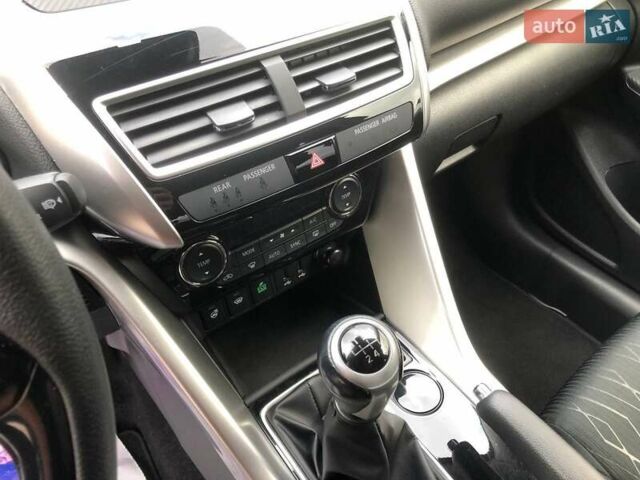 Сірий Міцубісі Eclipse Cross, об'ємом двигуна 1.5 л та пробігом 53 тис. км за 16000 $, фото 25 на Automoto.ua