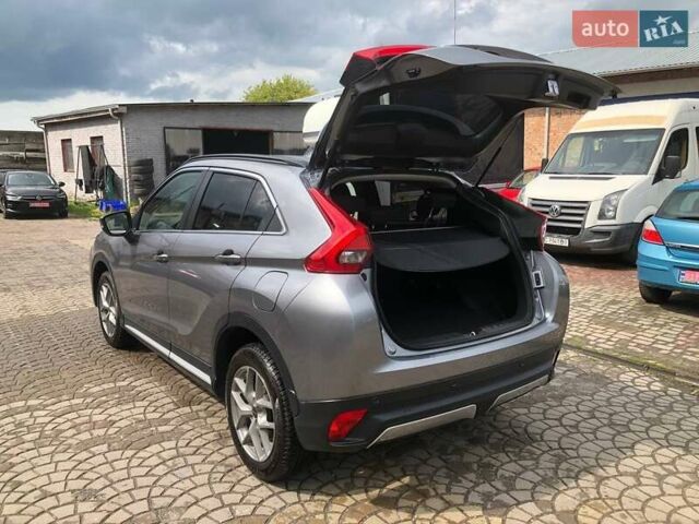 Серый Мицубиси Eclipse Cross, объемом двигателя 1.5 л и пробегом 53 тыс. км за 16900 $, фото 8 на Automoto.ua