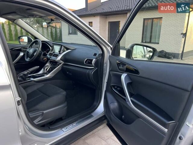 Сірий Міцубісі Eclipse Cross, об'ємом двигуна 1.5 л та пробігом 129 тис. км за 14900 $, фото 8 на Automoto.ua