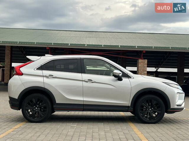 Сірий Міцубісі Eclipse Cross, об'ємом двигуна 1.5 л та пробігом 55 тис. км за 17800 $, фото 4 на Automoto.ua