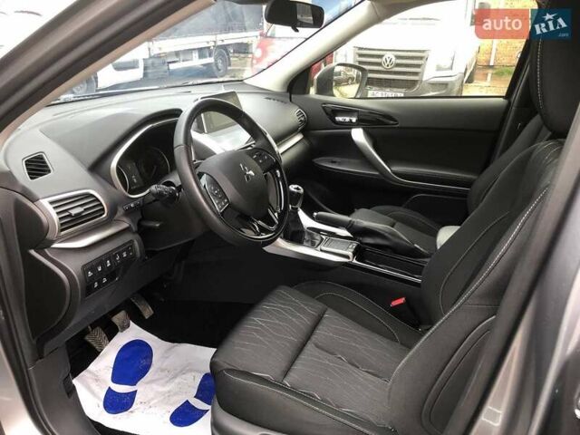Сірий Міцубісі Eclipse Cross, об'ємом двигуна 1.5 л та пробігом 53 тис. км за 16000 $, фото 27 на Automoto.ua
