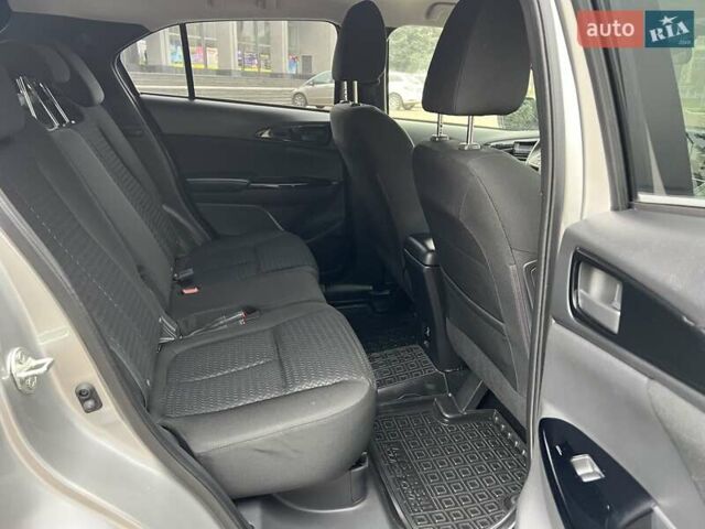 Сірий Міцубісі Eclipse Cross, об'ємом двигуна 1.5 л та пробігом 129 тис. км за 14900 $, фото 10 на Automoto.ua