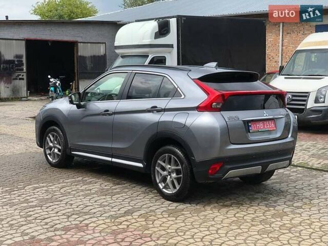 Сірий Міцубісі Eclipse Cross, об'ємом двигуна 1.5 л та пробігом 53 тис. км за 16000 $, фото 4 на Automoto.ua