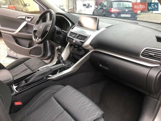 Серый Мицубиси Eclipse Cross, объемом двигателя 1.5 л и пробегом 53 тыс. км за 16900 $, фото 30 на Automoto.ua