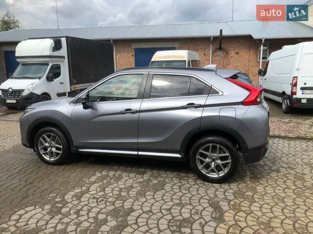 Серый Мицубиси Eclipse Cross, объемом двигателя 1.5 л и пробегом 53 тыс. км за 16900 $, фото 5 на Automoto.ua