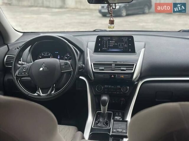 Сірий Міцубісі Eclipse Cross, об'ємом двигуна 1.5 л та пробігом 100 тис. км за 15700 $, фото 18 на Automoto.ua