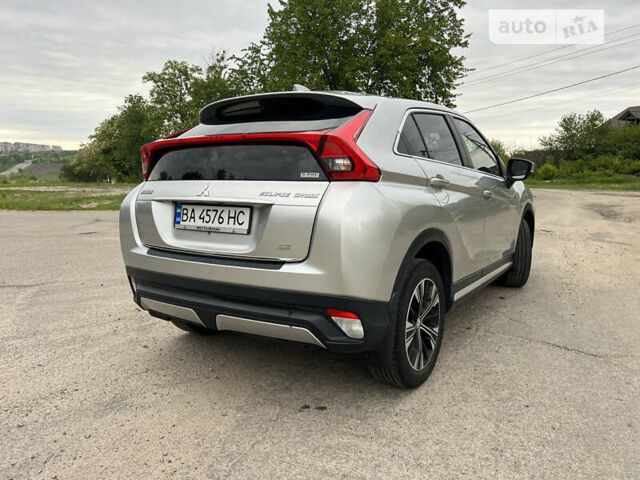 Серый Мицубиси Eclipse Cross, объемом двигателя 1.5 л и пробегом 118 тыс. км за 16400 $, фото 9 на Automoto.ua