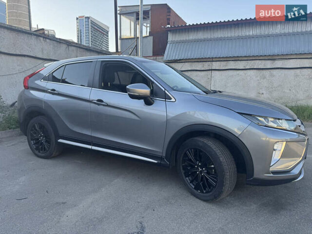 Сірий Міцубісі Eclipse Cross, об'ємом двигуна 1.5 л та пробігом 74 тис. км за 18200 $, фото 5 на Automoto.ua