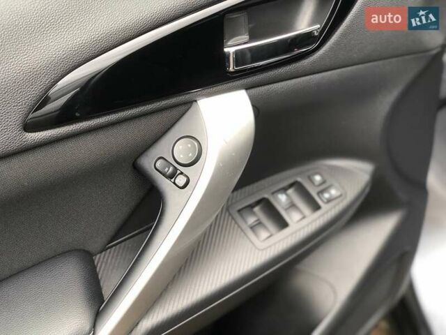 Сірий Міцубісі Eclipse Cross, об'ємом двигуна 1.5 л та пробігом 53 тис. км за 16000 $, фото 17 на Automoto.ua