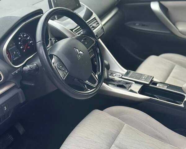 Сірий Міцубісі Eclipse Cross, об'ємом двигуна 1.5 л та пробігом 100 тис. км за 15700 $, фото 25 на Automoto.ua