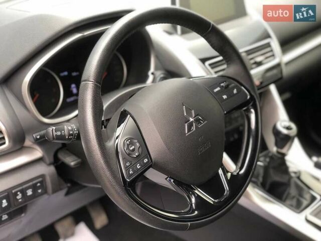 Серый Мицубиси Eclipse Cross, объемом двигателя 1.5 л и пробегом 53 тыс. км за 16900 $, фото 18 на Automoto.ua