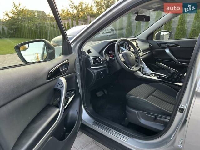 Сірий Міцубісі Eclipse Cross, об'ємом двигуна 1.5 л та пробігом 129 тис. км за 14900 $, фото 19 на Automoto.ua