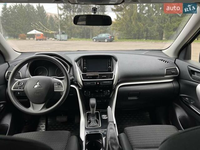 Сірий Міцубісі Eclipse Cross, об'ємом двигуна 1.5 л та пробігом 129 тис. км за 14900 $, фото 19 на Automoto.ua