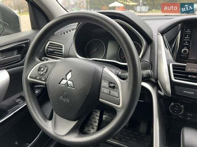 Сірий Міцубісі Eclipse Cross, об'ємом двигуна 1.5 л та пробігом 129 тис. км за 14900 $, фото 20 на Automoto.ua