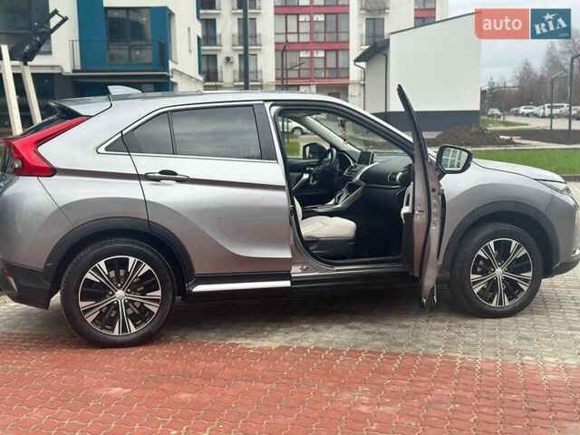 Сірий Міцубісі Eclipse Cross, об'ємом двигуна 1.5 л та пробігом 100 тис. км за 15700 $, фото 16 на Automoto.ua
