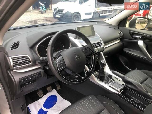 Серый Мицубиси Eclipse Cross, объемом двигателя 1.5 л и пробегом 53 тыс. км за 16900 $, фото 28 на Automoto.ua