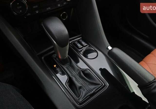 Сірий Міцубісі Eclipse Cross, об'ємом двигуна 1.5 л та пробігом 99 тис. км за 13999 $, фото 31 на Automoto.ua