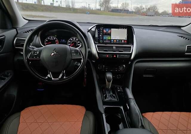 Сірий Міцубісі Eclipse Cross, об'ємом двигуна 1.5 л та пробігом 99 тис. км за 13999 $, фото 19 на Automoto.ua