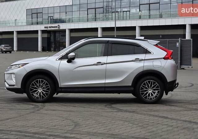 Сірий Міцубісі Eclipse Cross, об'ємом двигуна 1.5 л та пробігом 99 тис. км за 13999 $, фото 5 на Automoto.ua